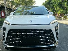 Buick GL8 Lu Zun Exclusive Edition - фото 2