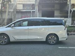Buick GL8 Lu Zun Exclusive Edition - фото 9