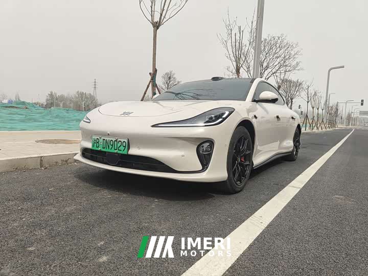 Li Auto Zhiji L6 Max - автомобиль из Китая