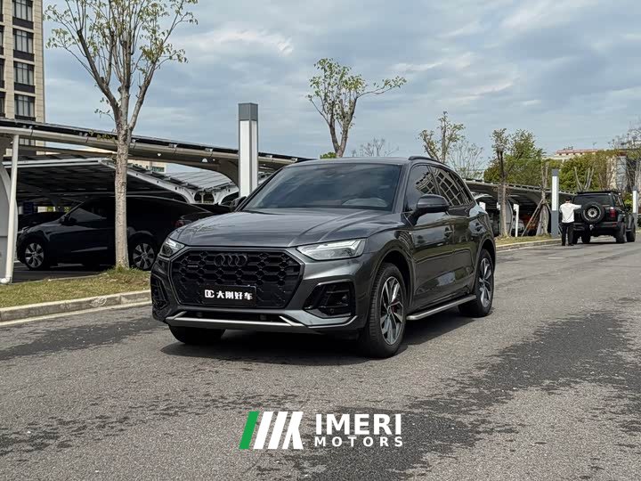 Audi Q5L 40T luxury and dynamic - автомобиль из Китая