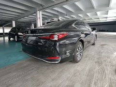 Lexus ES 200 Premium Edition - фото 7