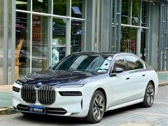 BMW 7 Series 740Li Exclusive Luxury Package - фото 1