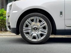 Rolls-Royce Cullinan 2021 four-seat version - фото 8