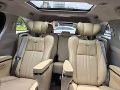 Toyota Granvia 2023 2.5L Hybrid Luxury - фото 10