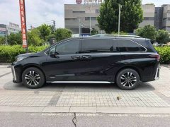 Toyota Granvia 2023 2.5L Hybrid Luxury - фото 11