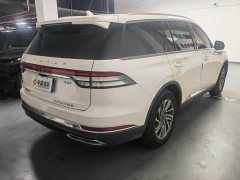 Lynk & Co Pilot 3.0T V6 four-wheel drive premium version - фото 4