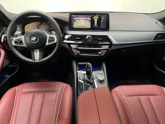 BMW 5 Series facelift 530Li leading M sports package - фото 12