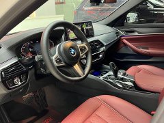 BMW 5 Series facelift 530Li leading M sports package - фото 8