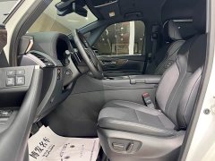 Toyota Alphard 2024 2.5L Hybrid Executive Lounge - фото 13
