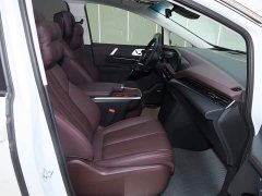 BMW Century 2.0T Six-seater Yuanshi Edition - фото 17