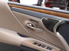 Lexus ES 300h Executive Edition - фото 20