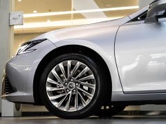 Lexus ES 300h Executive Edition - фото 8