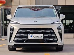 Buick GL8 Lu Zun Exclusive Edition - фото 2