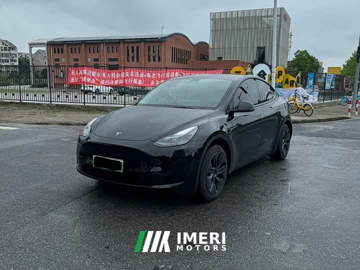 Tesla Model Y 2023 rear-wheel drive version - автомобиль из Китая