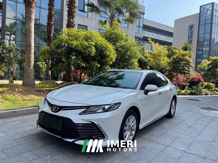 Toyota Camry 2023 2.0G Deluxe Edition - автомобиль из Китая