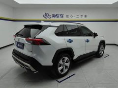 Toyota RAV4 2022 2.0L CVT 2WD Fashion Plus Edition - фото 3