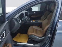 Volvo XC60 2024 B5 AWD Plus Luxury - фото 9