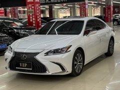 Lexus ES 200 Deluxe Edition - фото 1