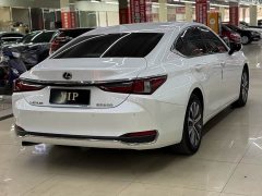 Lexus ES 200 Deluxe Edition - фото 6
