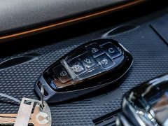 Denza D9 DM-i smart driving version 1020 four-wheel drive flagship - фото 8