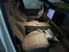 Li Auto Ideal i6 2025 four-wheel drive standard version - фото 2