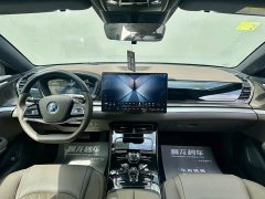 BYD Han DM-i Smart Driving Edition 125KM Honor Type - фото 6