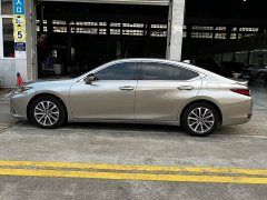 Lexus ES 2022 300h Excellence Edition - фото 11