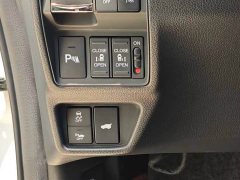 Honda Elysion 2019 2.0L Hybrid Luxury Edition - фото 12