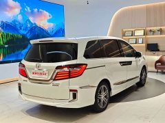 Honda Elysion 2019 2.0L Hybrid Luxury Edition - фото 20