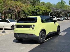 Lynk & Co firefly luminous version - фото 6