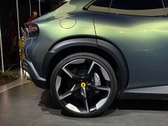 Lynk & Co Purosangue 2023 6.5L V12 - фото 8