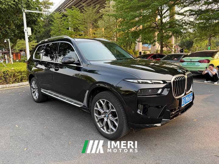 BMW X7 xDrive40i Luxury Package - автомобиль из Китая