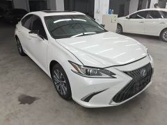 Lexus ES 300h Excellence Edition - фото 3