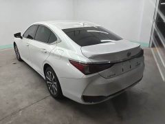 Lexus ES 300h Excellence Edition - фото 4