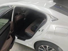 Lexus ES 300h Excellence Edition - фото 7
