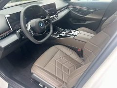 BMW i5 2024 eDrive 35L Luxury Package - фото 8