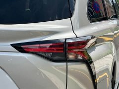 Toyota SIENNA 2021 2.5L Hybrid Comfort Edition - фото 18