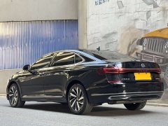 Volkswagen Passat 330TSI Luxury Edition - фото 4