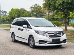 Honda Elysion 2019 2.0L Hybrid Luxury Edition - фото 3