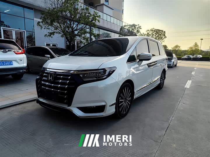 Lexus Alison 2.0L e:HEV Deluxe Edition - автомобиль из Китая
