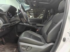 Toyota SIENNA 2021 2.5L Hybrid Premium Edition - фото 19