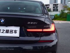 BMW 3 Series Facelift 2 330i M Sports Night Package - фото 2