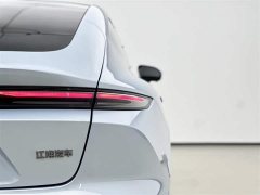NIO ET5 75kWh - фото 15