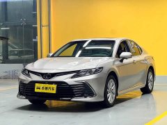 Toyota Camry 2.0G Deluxe Edition - фото 1