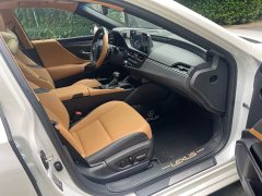 Lexus ES 2023 200 Excellence Edition - фото 17
