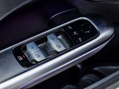 Mercedes-Benz C-Class facelift three C 260 L sports version - фото 11