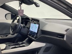 Lexus RZ 450e four-wheel drive vertical collar version - фото 14