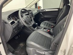 Volkswagen Touran L 280TSI DSG Fashion Edition 7-Seater - фото 5