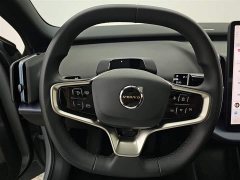 Volvo EX30 2025 rear-wheel drive long-range version Ultra - фото 10