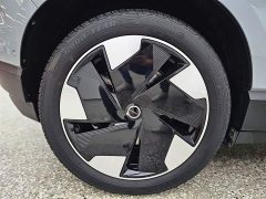 Volvo EX30 2025 rear-wheel drive long-range version Ultra - фото 6